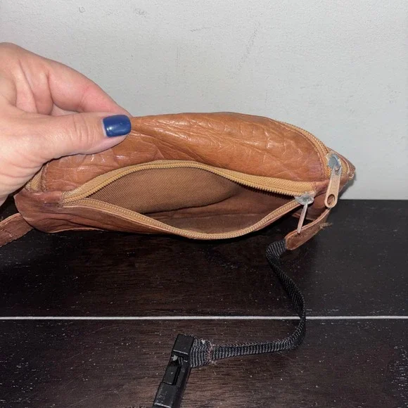 Genuine Leather Fanny Pack | Bum Bag | Cross Body | BOSS | Adjustable Strap - Picture 7 of 10